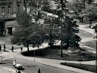 Trg maršala Tita (današnji Trg Republike Hrvatske) oko 1965. godine.jpg